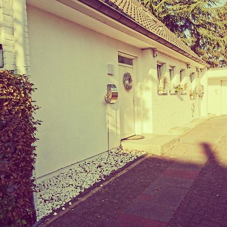 "Maison Blanche" - Das Gemuetliche Garten-Apartment Zwischen Koeln Und Duesseldorf Grevenbroich Luaran gambar